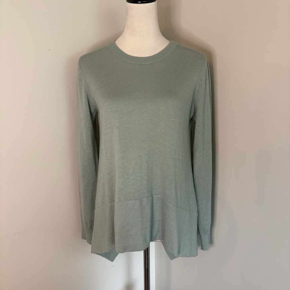 Hoss Intropia Cashmere Wool Sweater Medium M Aloe Sage Green Asymmetric Hem EUC